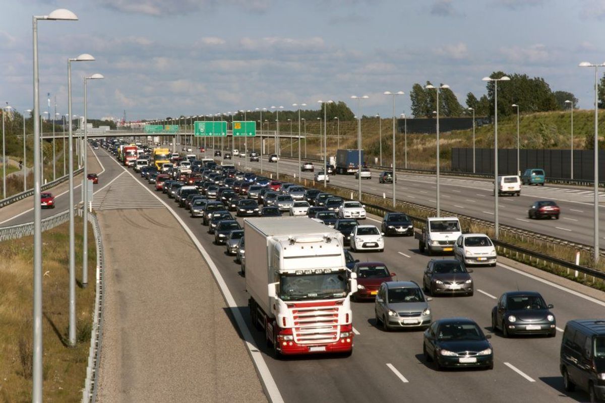 Esbjergmotorvejen kan give kø, men ellers så vil Rute 28 og 30 ved Billund give problemer. Foto: Scanpix
