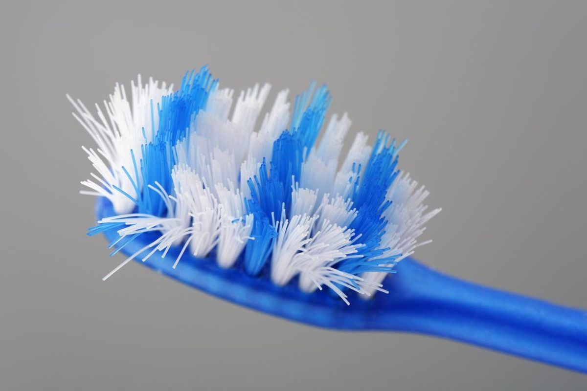 Sørg for at skifte tandbørste af og til. Som udgangspunkt skal tandbørsten skiftes hver tredje måned. Kilde: Forbrugerrådet Tænk. Arkivfoto.