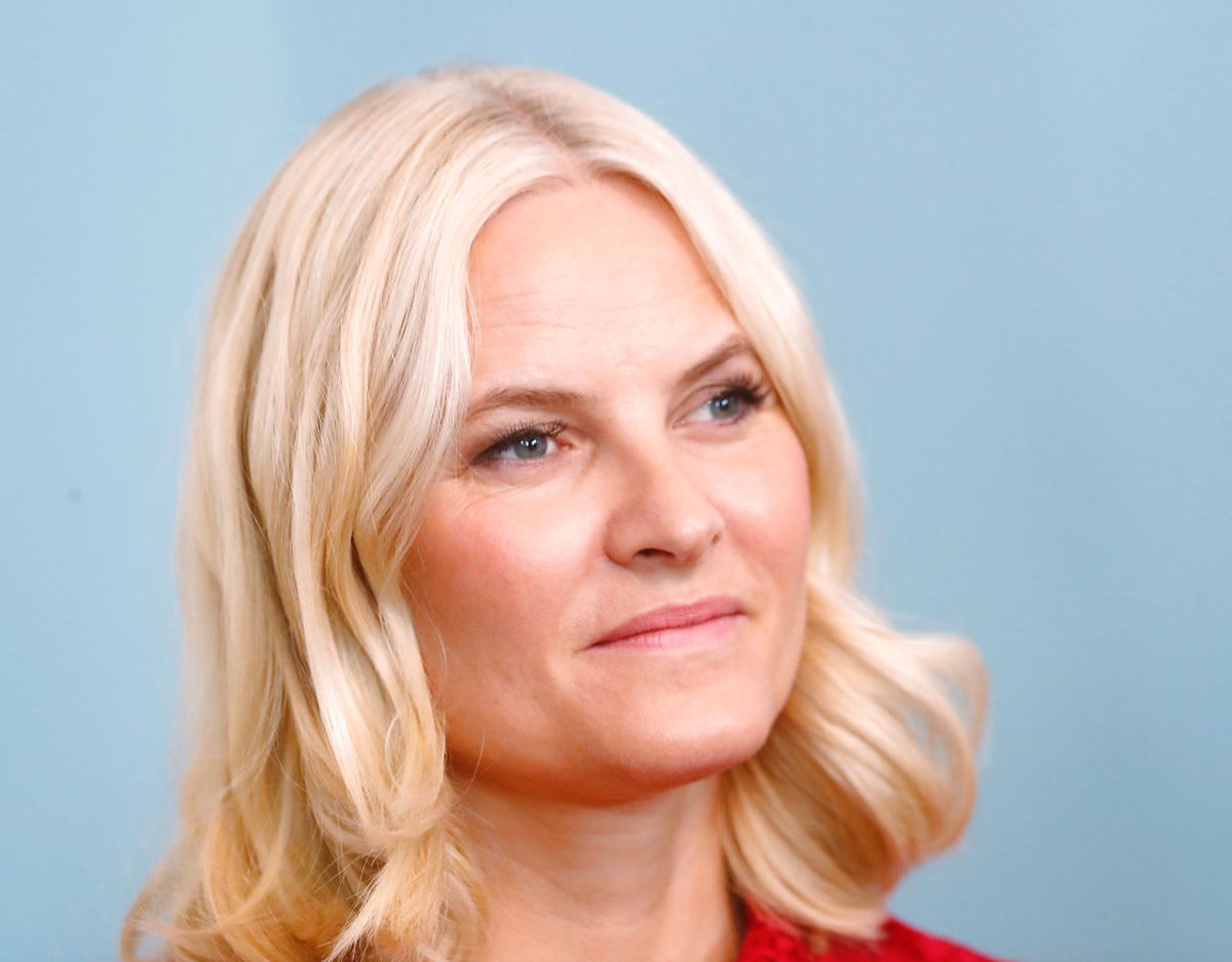 Kronprinsesse kalder de nye oplysninger om hadbesked til og trusler mod de overlevende fra Utøya masskaren overordentlig skammende. Foto: Scanpix/REUTERS/Ints Kalnins