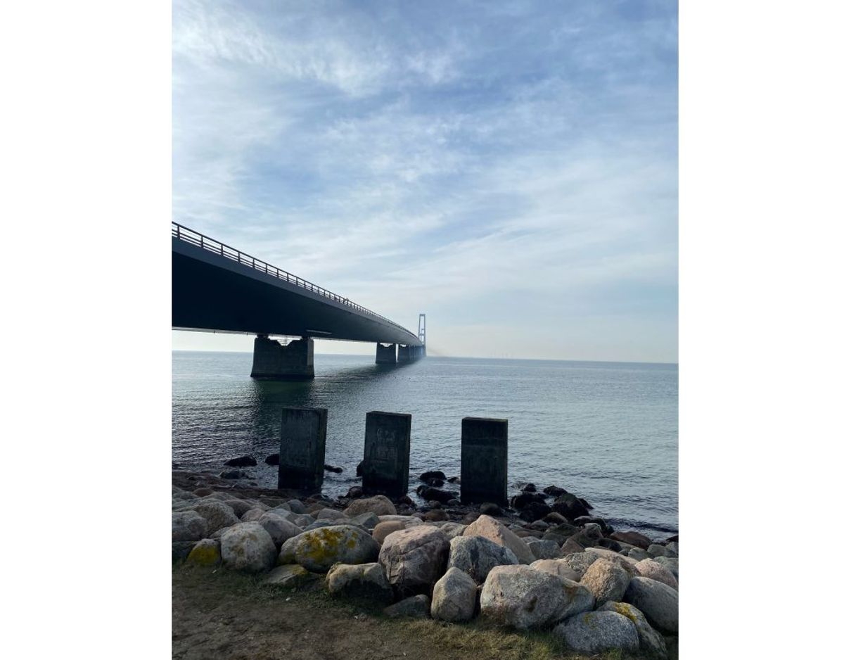 Storebæltsbroen. Foto: Trine Holm. KLIK for flere læserfotos af det smukke forårsvejr.