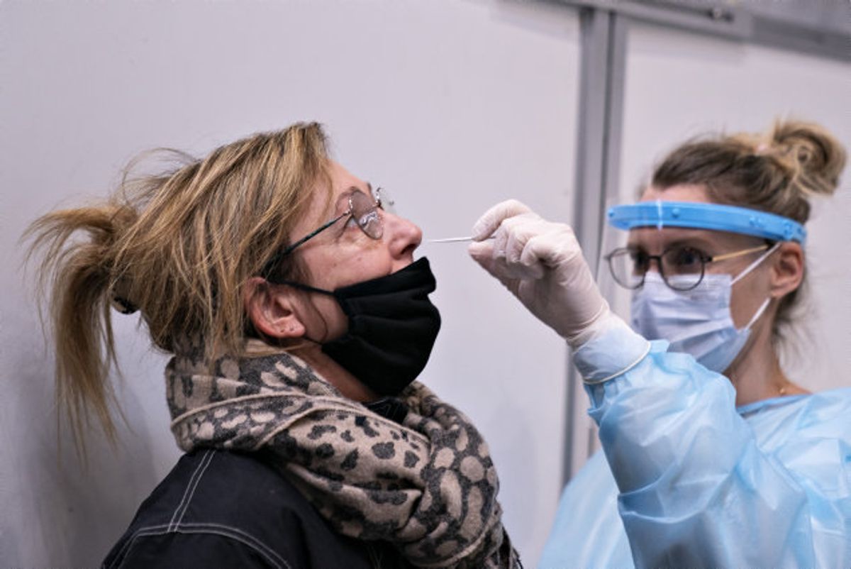 De selskaber, der for øjeblikket udfører lyntest af danskerne på det offentliges regning, overgår snart til den nye og mere skånsomme næsepodningstest. (Arkivfoto). Foto: Henning Bagger/Scanpix
