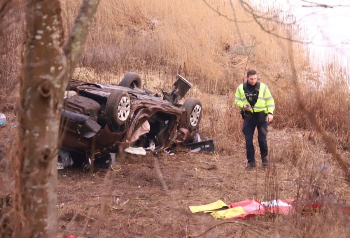 En lægehelikopter er på stedet. KLIK FOR MERE. Foto: Presse-fotos.dk