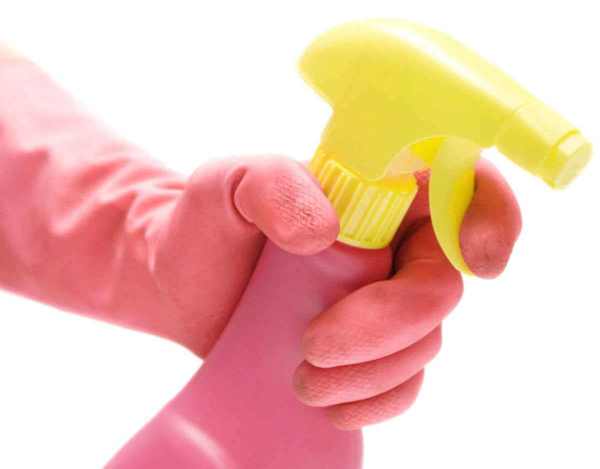 Under coronavirus-udbruddet er det ikke kun nødvendigt at rengøre dine hænder. Det gælder også tingene i dit hjem. KLIK VIDERE OG SE HVAD DU SKAL RENGØRE. Foto: Scanpix/ genre