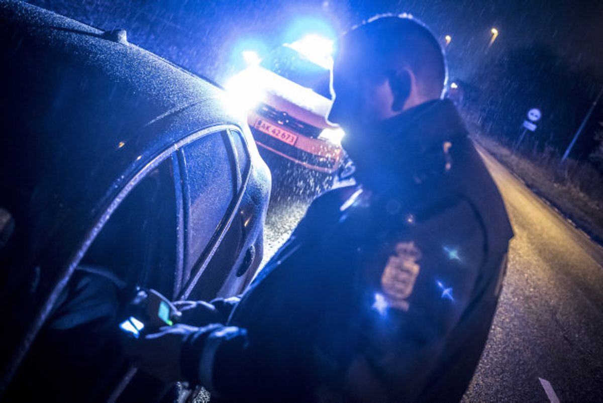 En 21-årig mand blev blandt andet sigtet for narko- og spirituskørsel efter at have kørt i den forkerte retning på Vestmotorvejen på Midtsjælland natten til lørdag. (Arkivfoto) Foto: Mads Claus Rasmussen/Scanpix