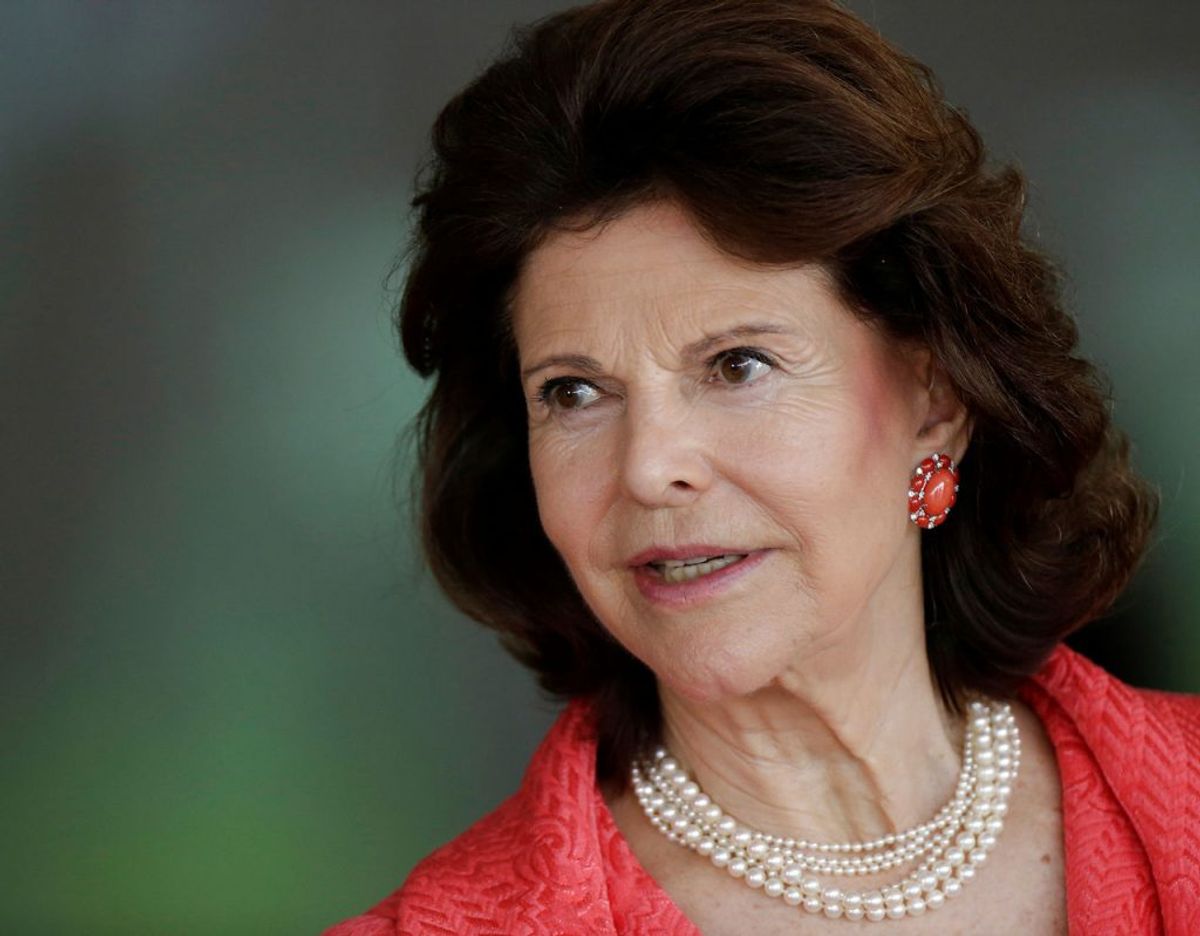 Svenske dronning Silvia måtte mandag morgen bringes til hospitalet efter at være faldet i sit hjem, Drottningholm Slott i Stockholm. Klik videre for flere billeder. Foto: Scanpix/REUTERS/Ueslei Marcelino