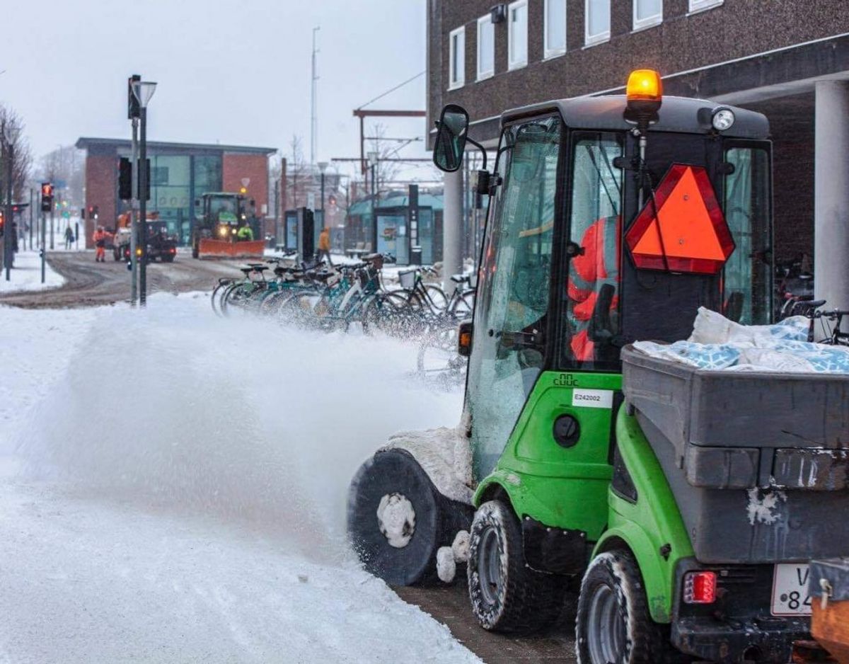 Snekaos i Esbjerg. Foto: Presse-fotos.dk. KLIK FOR FLERE BILLEDER.