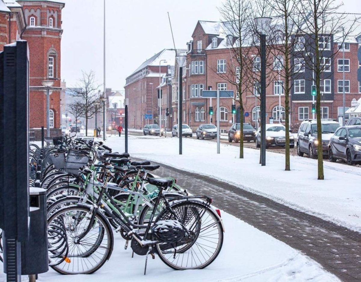 Snekaos i Esbjerg. Foto: Presse-fotos.dk. KLIK FOR FLERE BILLEDER.