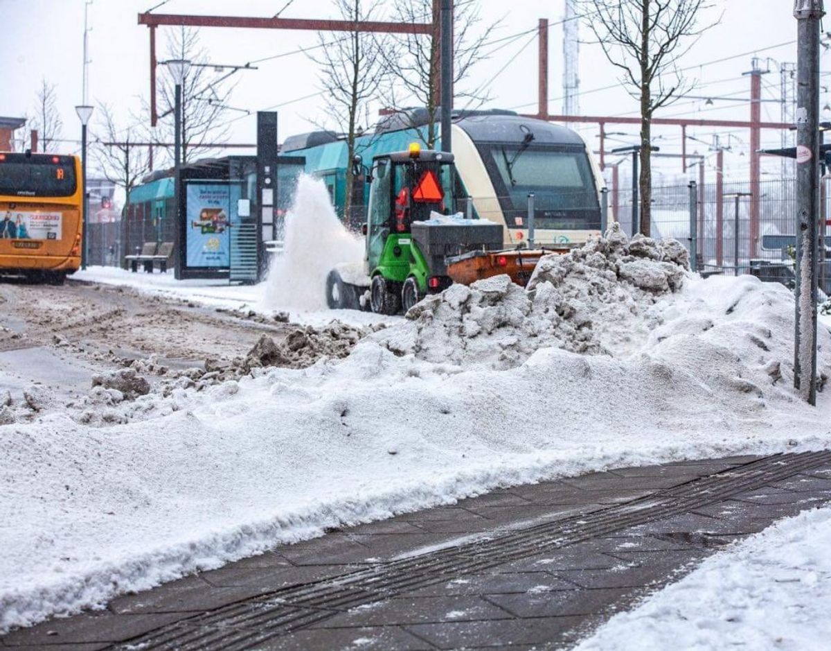 Snekaos i Esbjerg. Foto: Presse-fotos.dk. KLIK FOR FLERE BILLEDER.