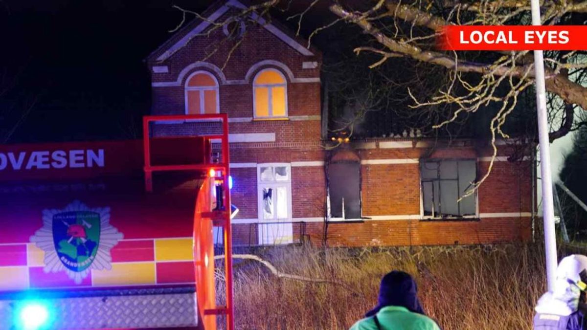 En brødrister startede det, der endte med at blive en noget voldsom brand. KLIK for flere billeder. Foto: Local Eyes