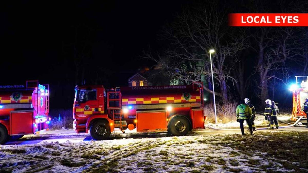 En brødrister startede det, der endte med at blive en noget voldsom brand. KLIK for flere billeder. Foto: Local Eyes