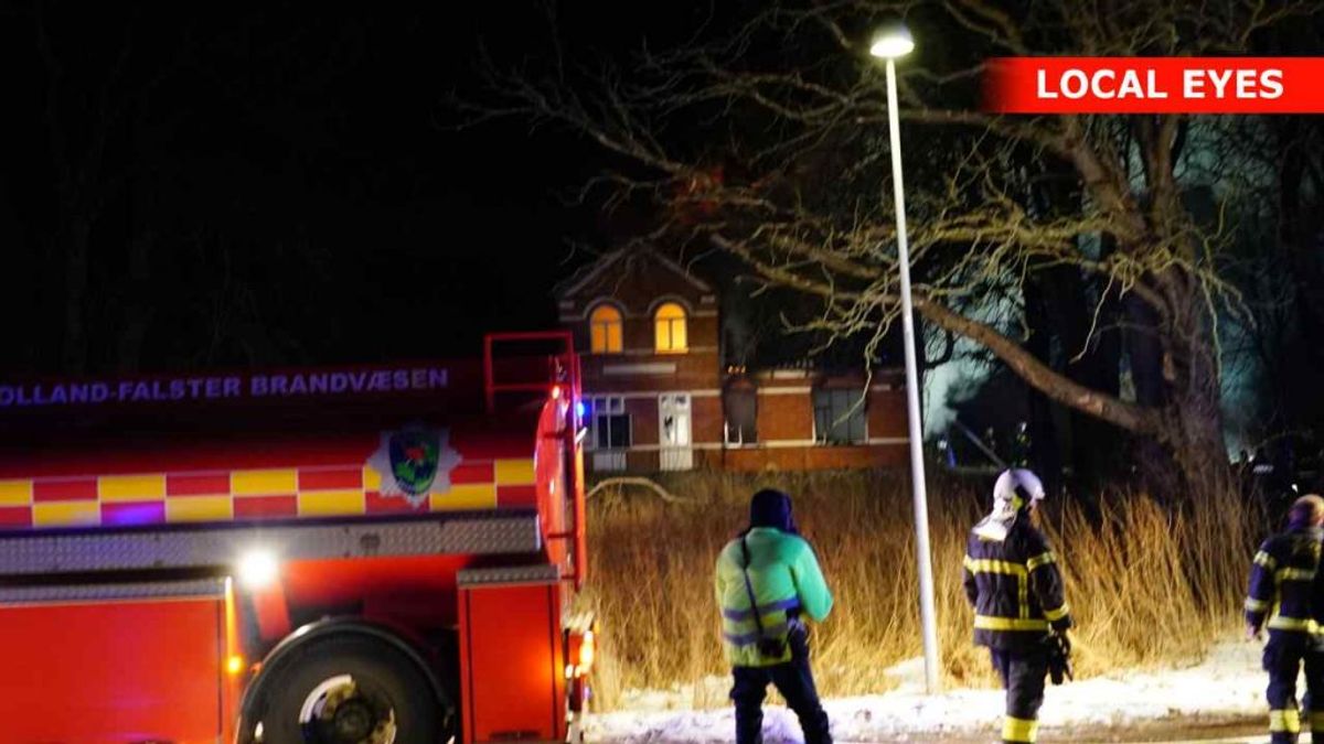 En brødrister startede det, der endte med at blive en noget voldsom brand. KLIK for flere billeder. Foto: Local Eyes