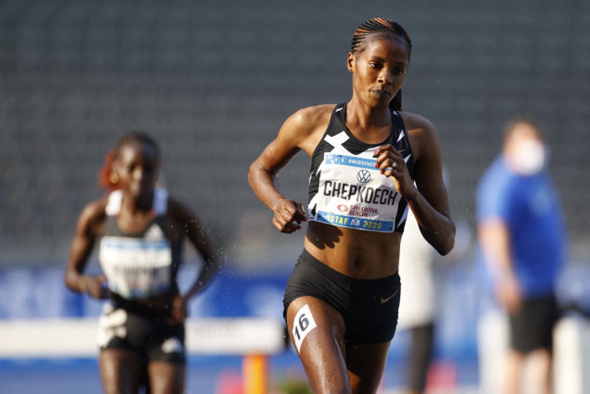 Kenyaneren Beatrice Chepkoech, som her ses ved et atletikstævne, er ny indehaver af verdensrekorden i 5000 meter gadeløb. Foto: Odd Andersen/AFP
