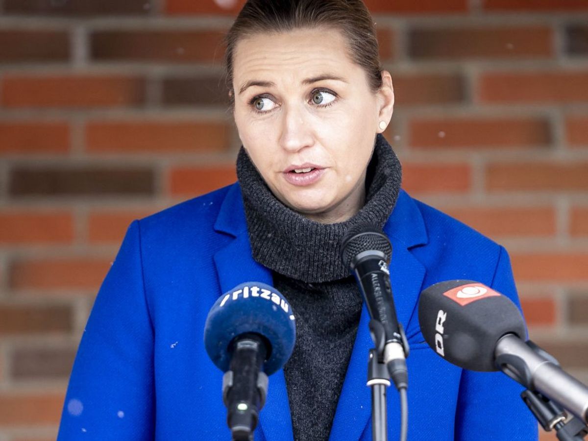 Regeringen og myndighederne har ikke lyst til at tage yderligere skridt i genåbningen af Danmark, før det står klart, hvilken effekt på smittespredningen det har haft at sende de yngste elever tilbage i skole. Det skriver Mette Frederiksen på Facebook. (Foto: Mads Claus Rasmussen/Ritzau Scanpix)