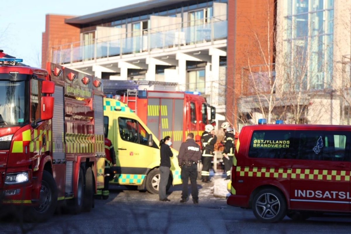 En 74-årig mand er død efter en brand på et plejehjem. KLIK FOR FLERE BILLEDER FRA STEDET. Foto: Presse-fotos.dk.