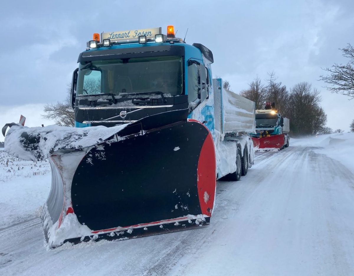 Uheldet betyder, at trafikken står stille i området. Foto: Presse-fotos.dk.