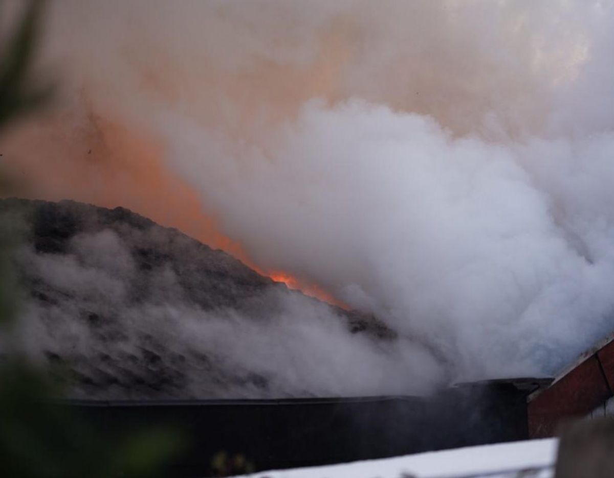 En villa i er totalt overtændt. KLIK FOR FLERE BILLEDER. Foto: Øxenholt Foto.