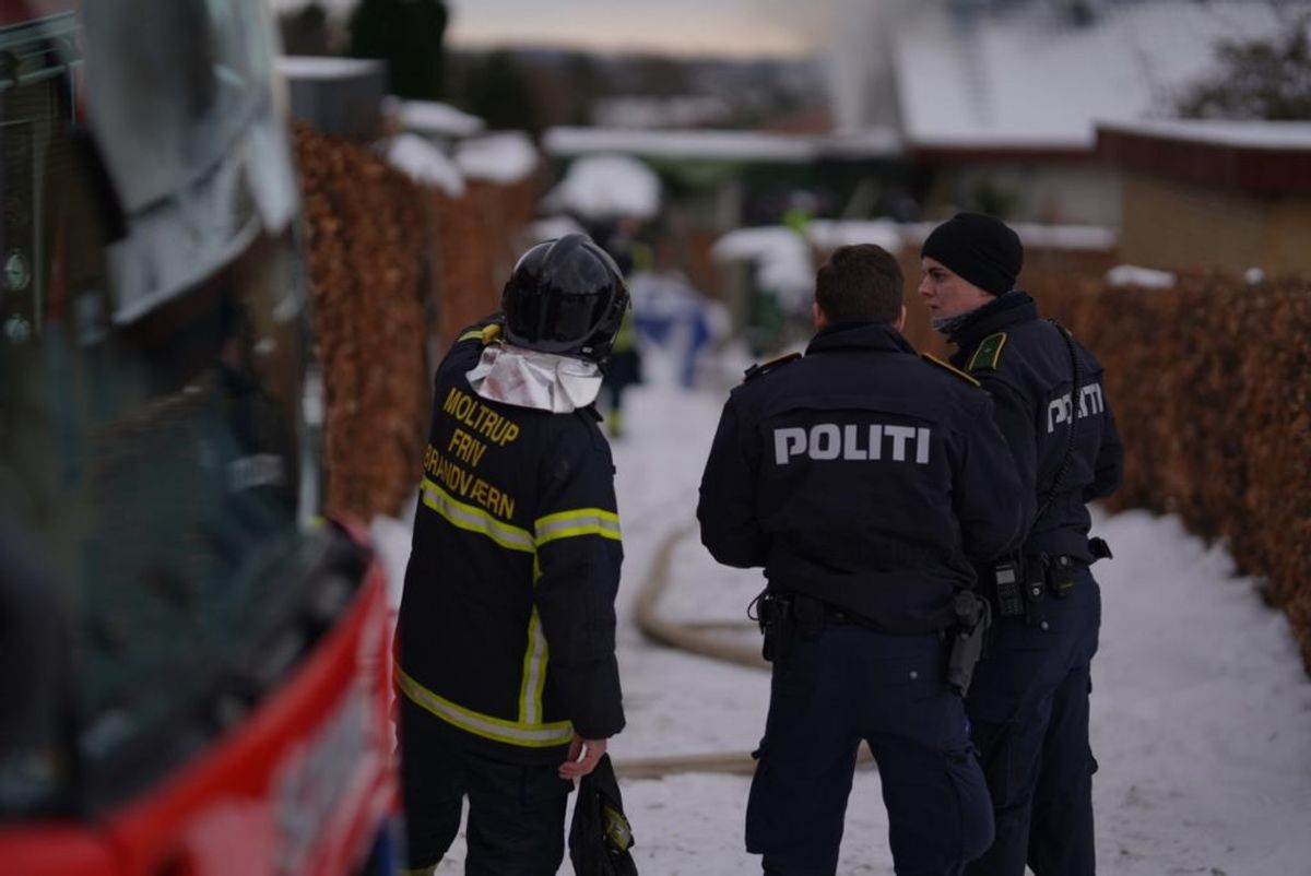 En villa i er totalt overtændt. KLIK FOR FLERE BILLEDER. Foto: Øxenholt Foto.