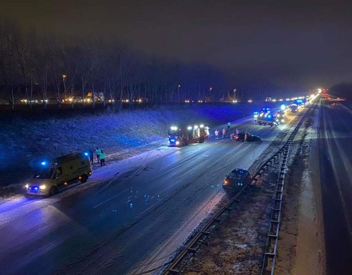 Uheldet er sket på Amagermotorvejen. Foto: Presse-fotos.dk.