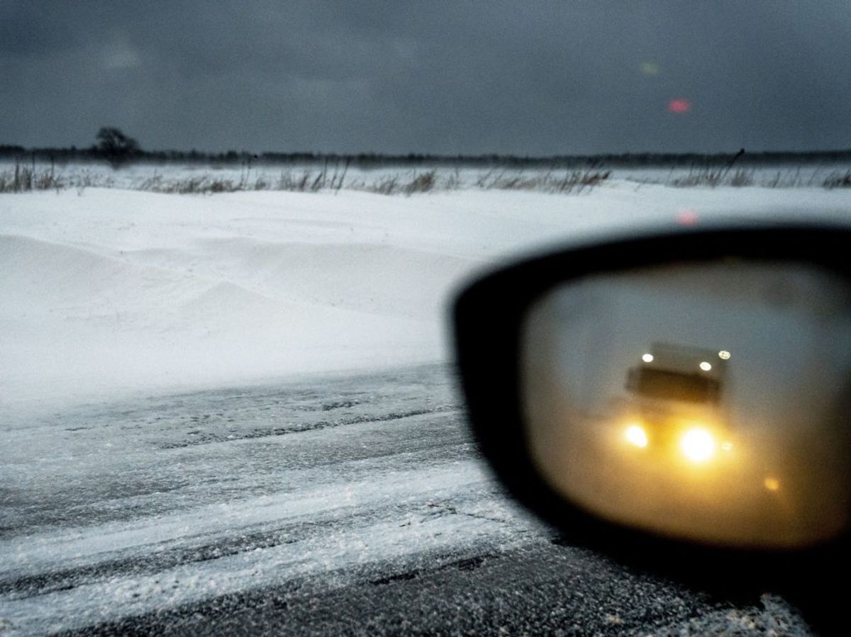 Snedynger og fygning ved Gedser. KLIK for flere billeder fra dagens snevejr. (Foto: Mads Claus Rasmussen/Ritzau Scanpix)