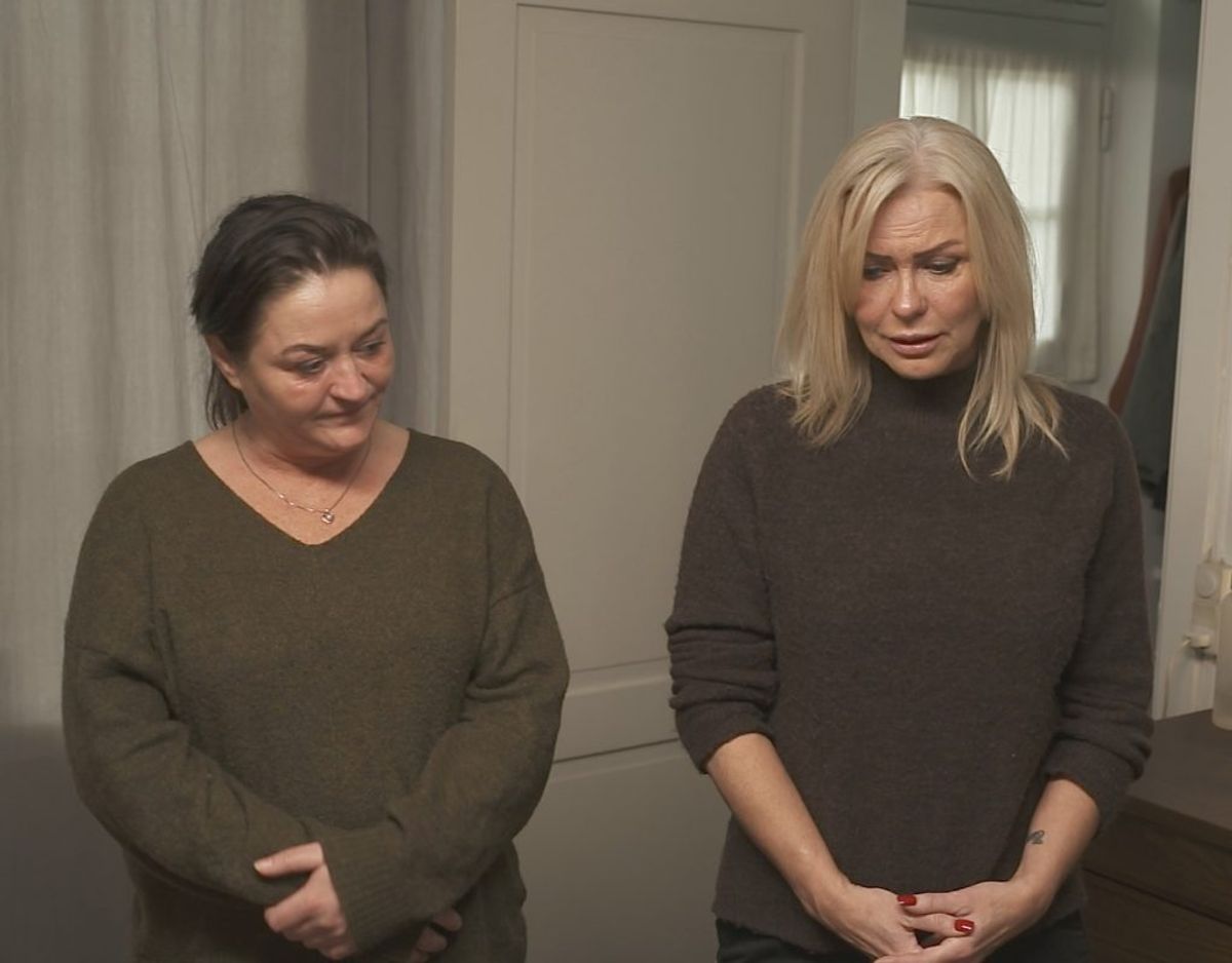 Alvoren går op for Mette (t.h.), da Luksusfældens eksperter viser, hvor mange penge, hun bruger. KLIK VIDERE OG SE FLERE BILLEDER. Pressefoto: Nordic Entertainment Group