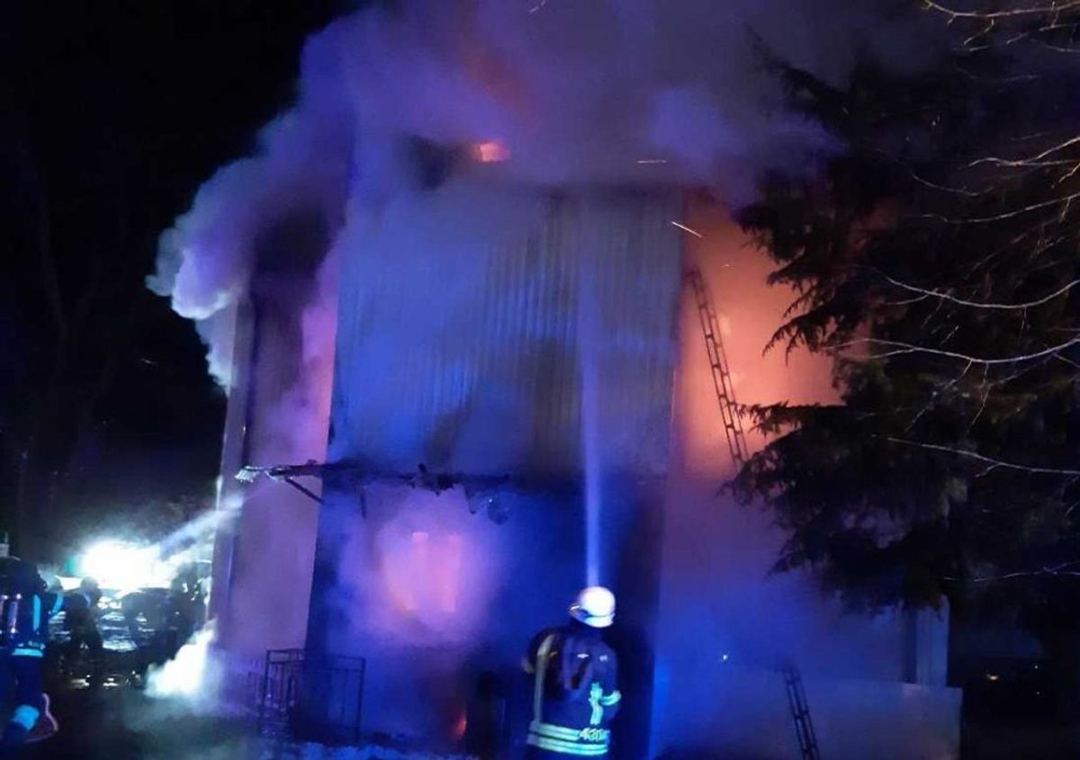 Huset var overtændt, da brandvæsenet nåede frem. Foto: Räddningstjänsten Östra Skaraborg