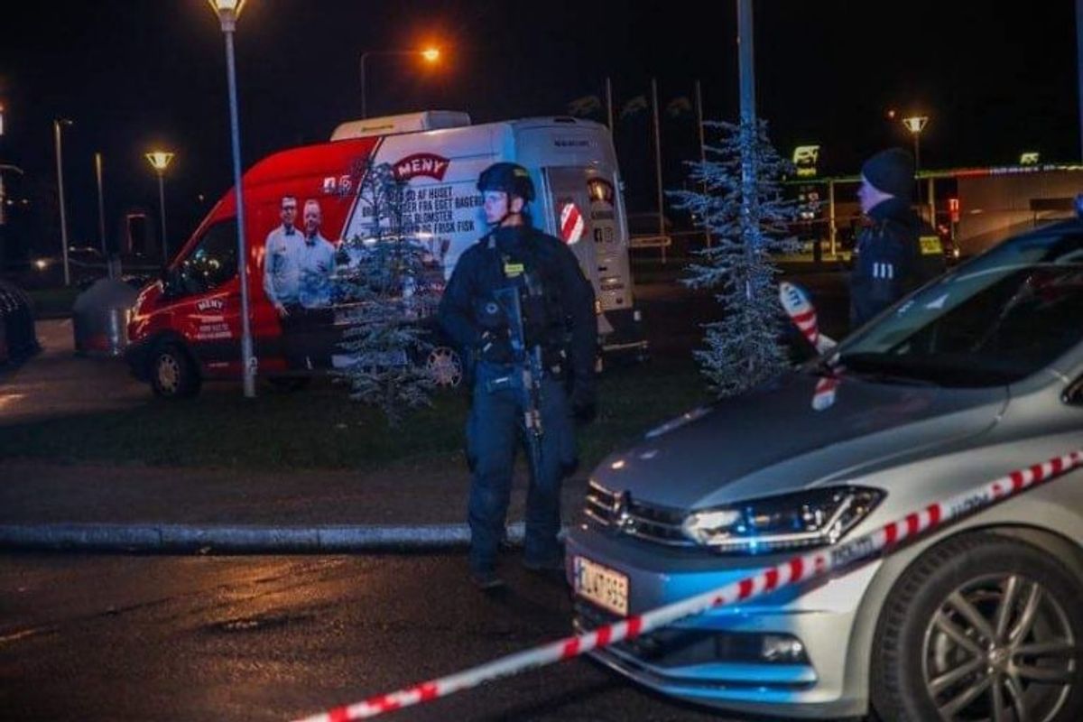 En er dræbt af skud i Kalundborg. KLIK FOR FLERE BILLEDER. Foto: Presse-fotos.dk