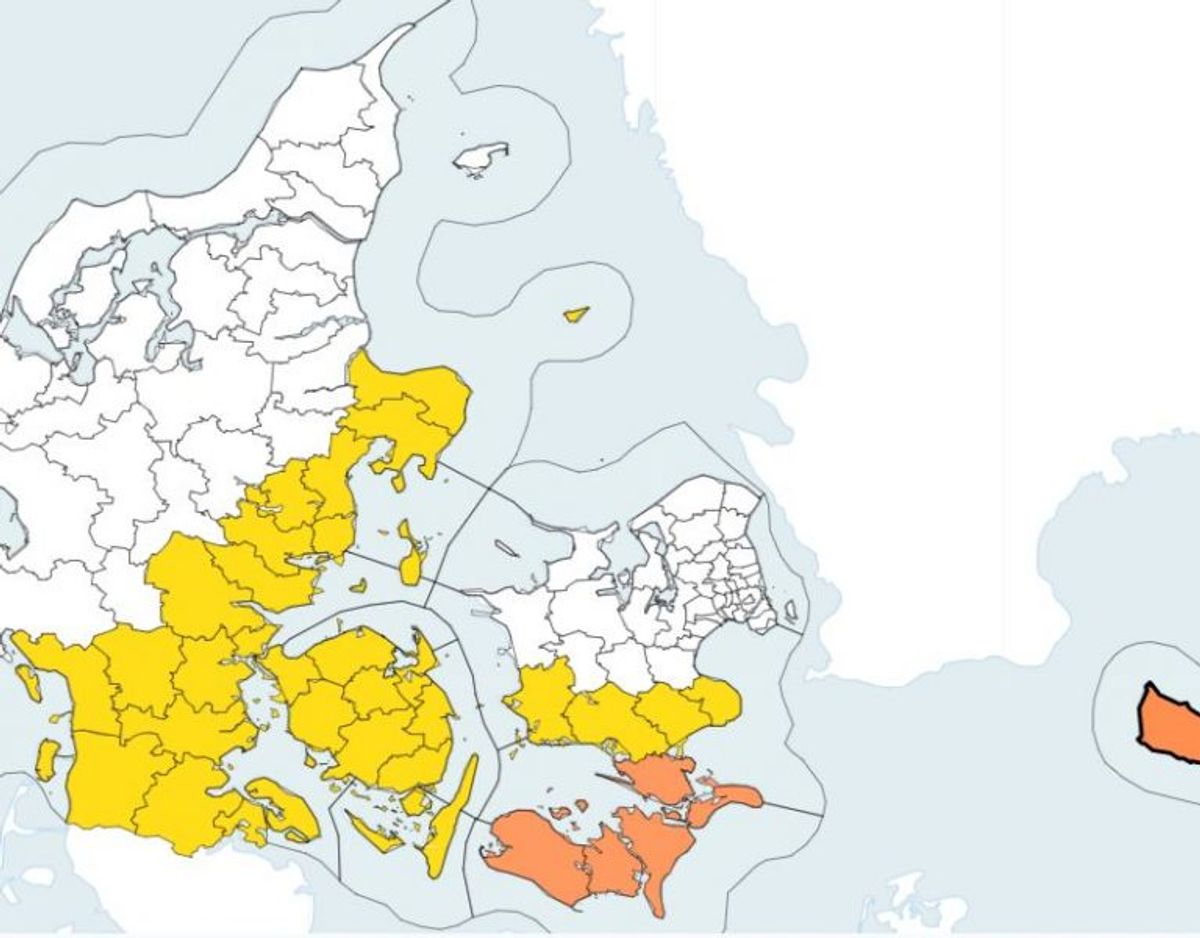 Her gælder DMIs varsler. De gule er snefygning, orange snestorm. Foto: DMI