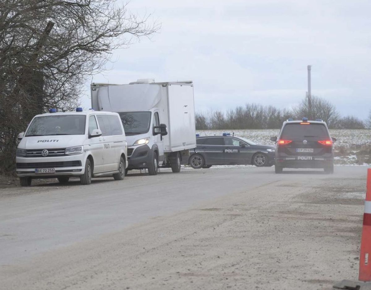 Politiet leder lige nu massivt efter den forsvundne kvinde. Her ved Brabrandstien. Foto: Øxenholt Foto.