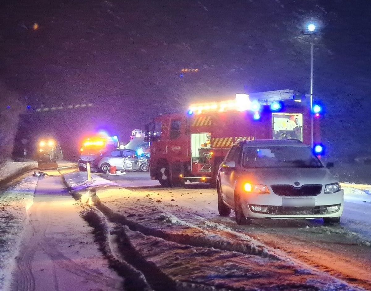 Voldsomt sammenstød på Skamlingsvejen. KLIK OG SE FLERE BILLEDER. Foto: presse-fotos.dk