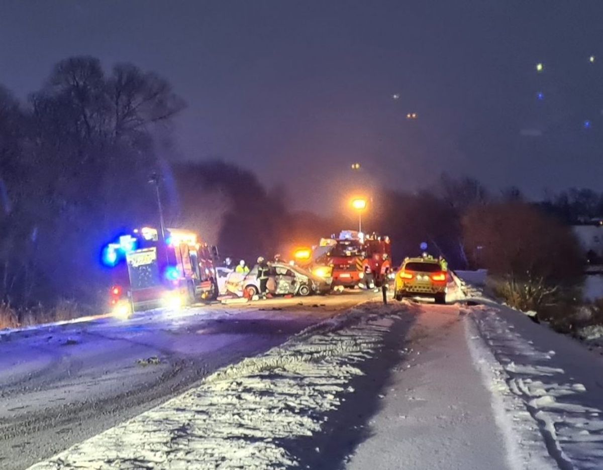 Voldsomt sammenstød på Skamlingsvejen. Foto: presse-fotos.dk
