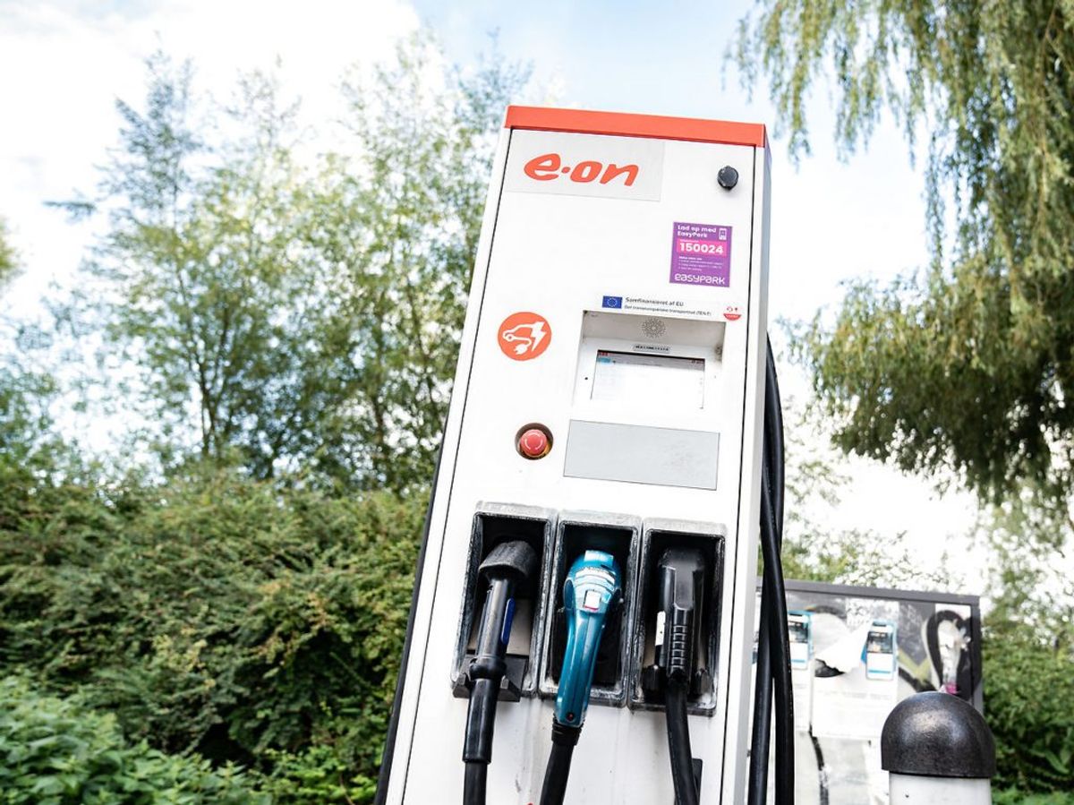 * LYNLADER, 150 kW:
30 minutter giver et 80 procent opladet batteri – typisk ved motorvejen. Ofte kan man nøjes med at oplade til 150 km. Det tager 10 minutter.(Foto: Emil Helms/Ritzau Scanpix)