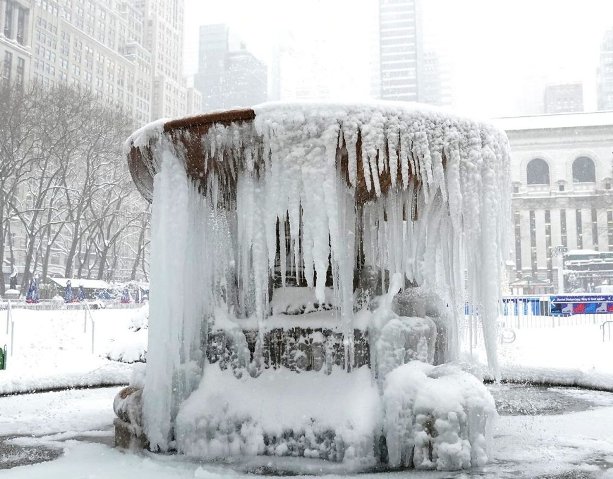 Kraftigt snefald har lammet New York og New Jersey. KLIK FOR FLERE BILLEDER. Foto: Scanpix