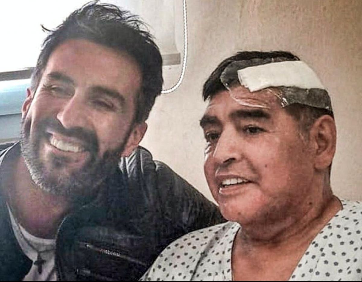 Lægen Leopoldo Luque sammen med Diego Maradona få dage før fodbold ikonet døde. Foto: doctor.luque/instagram
