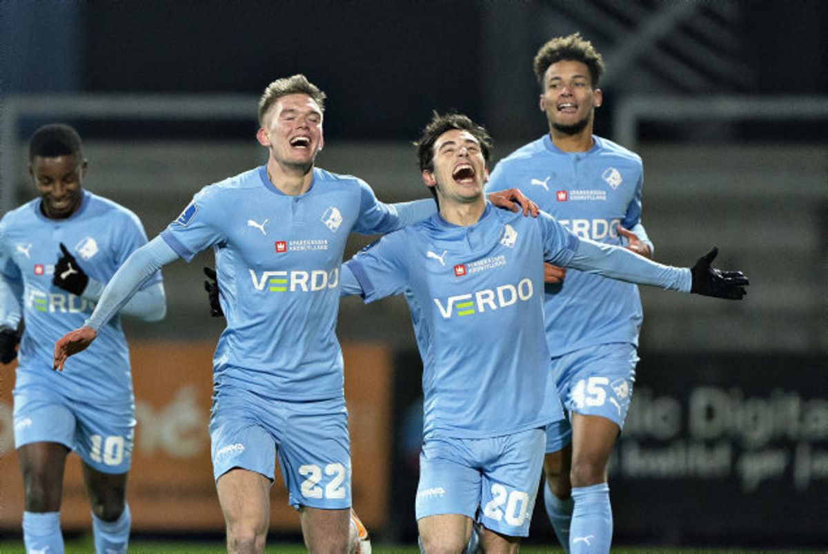 Randers FC’s Vito Hammershøy-Mistrati (nummer to fra højre) jubler efter sit flotte mål mod Horsens. Foto: Henning Bagger/Scanpix