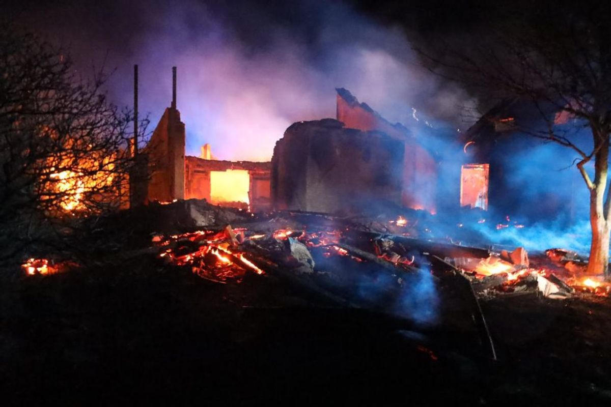 Det legendariske Puk Studio nord for Randers er brændt ned. Foto: Øxenholt Foto