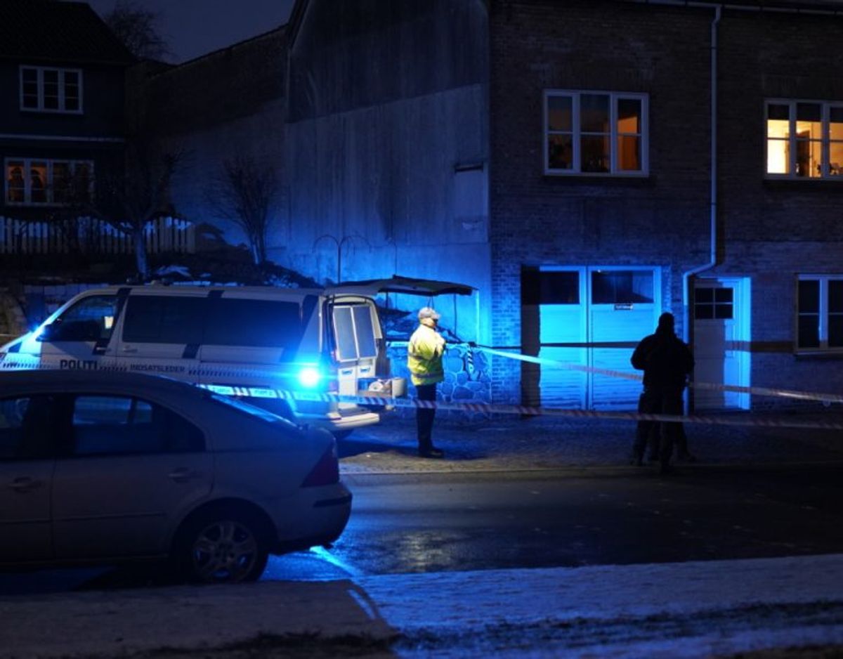 En del af byen blev mandag afspærret. Foto: Øxenholt Foto.