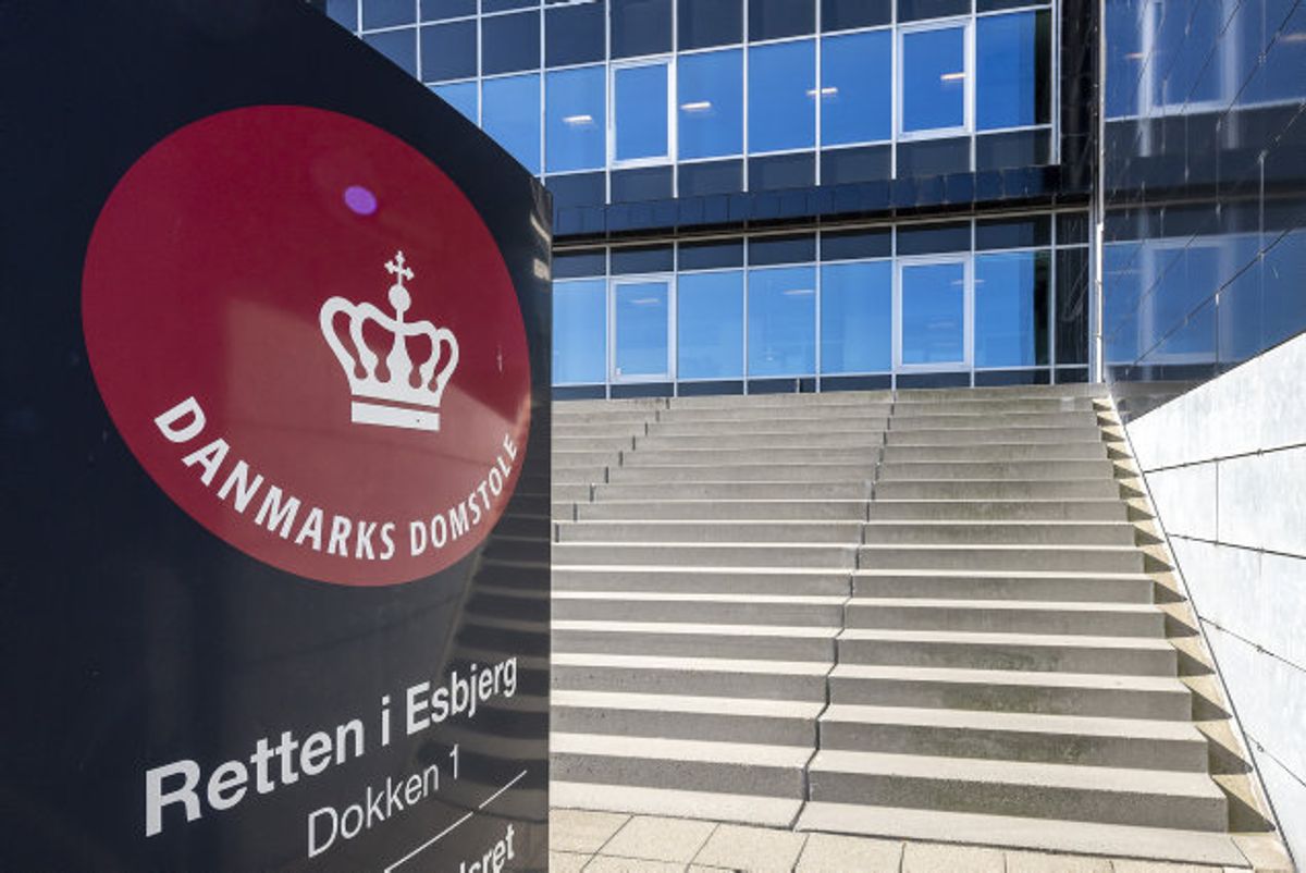 En 73-årig slog sin kone i hovedet med en hammer op til flere gange for at dræbe hende. Det har Retten i Esbjerg fundet ham skyldig i mandag. (Arkivfoto) Foto: John Randeris/Scanpix