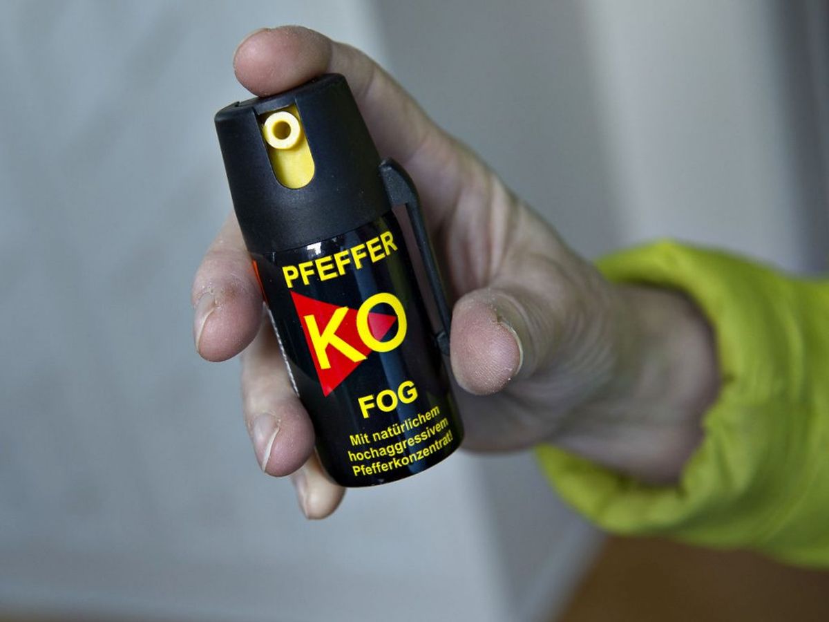 Borgere får frit lejde for at aflevere peberspray. KLIK VIDERE OG SE, HVORDAN PEBERSPRAY VIRKER.
(Foto: Henning Bagger/Ritzau Scanpix)