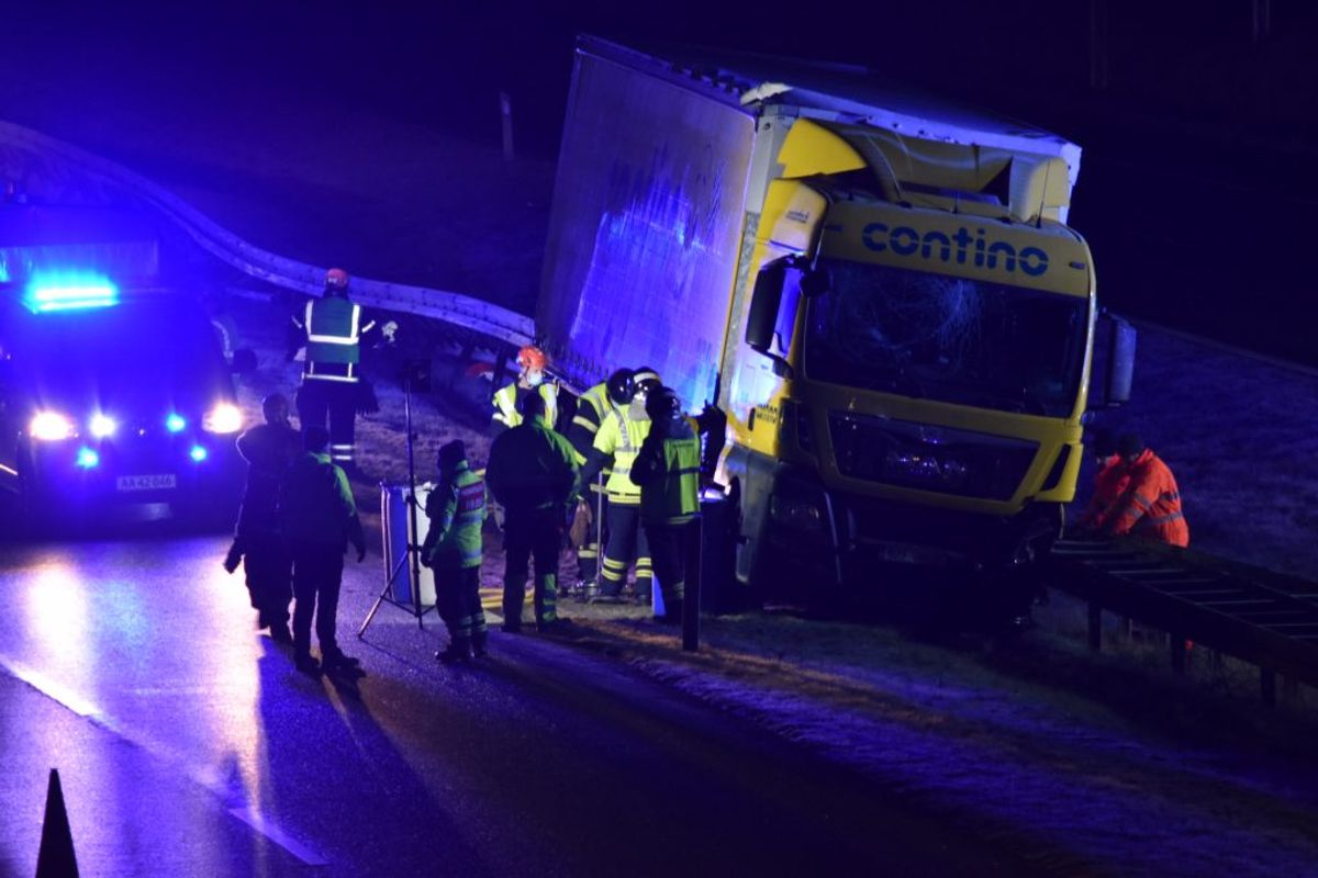 Uheld på den sønderjyske motorvej. KLIK FOR FLERE BILLEDER FRA STEDET. Foto: presse-fotos.dk