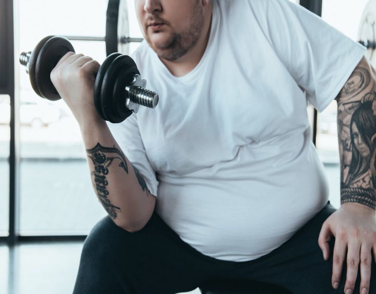 Træning og motion kan efterlade drilske svedpletter, der er svære at få af. KLIK VIDERE OG FÅ DE GODE RÅD TIL AT SLIPPE AF MED PLETTERNE. Foto: Colourbox