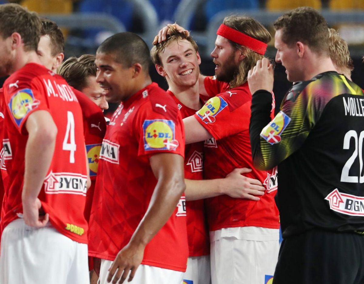 Det strømmer ind med lykønskninger til håndboldherrerne efter finalen. Foto: REUTERS/Mohamed Abd El Ghany/Scanpix