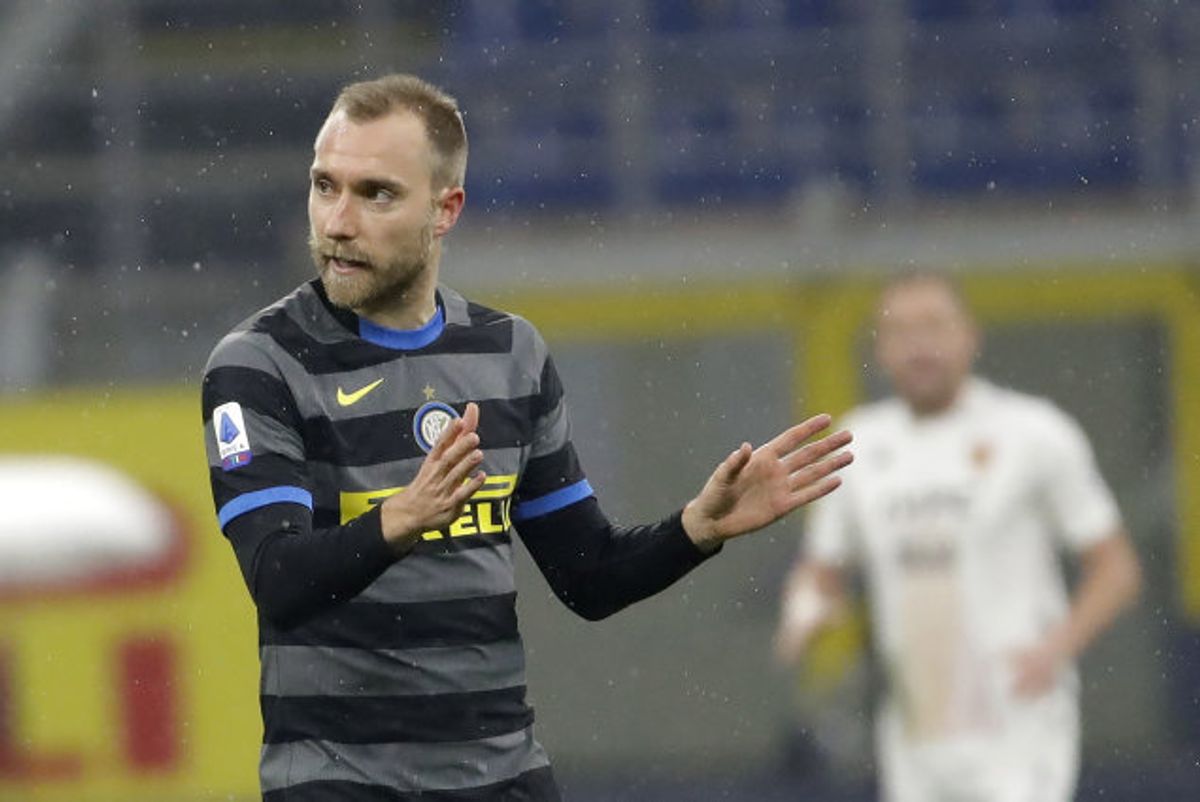Christian Eriksen sparkede frisparket, der fremprovokerede Benevento-selvmål. Foto: Luca Bruno/Scanpix