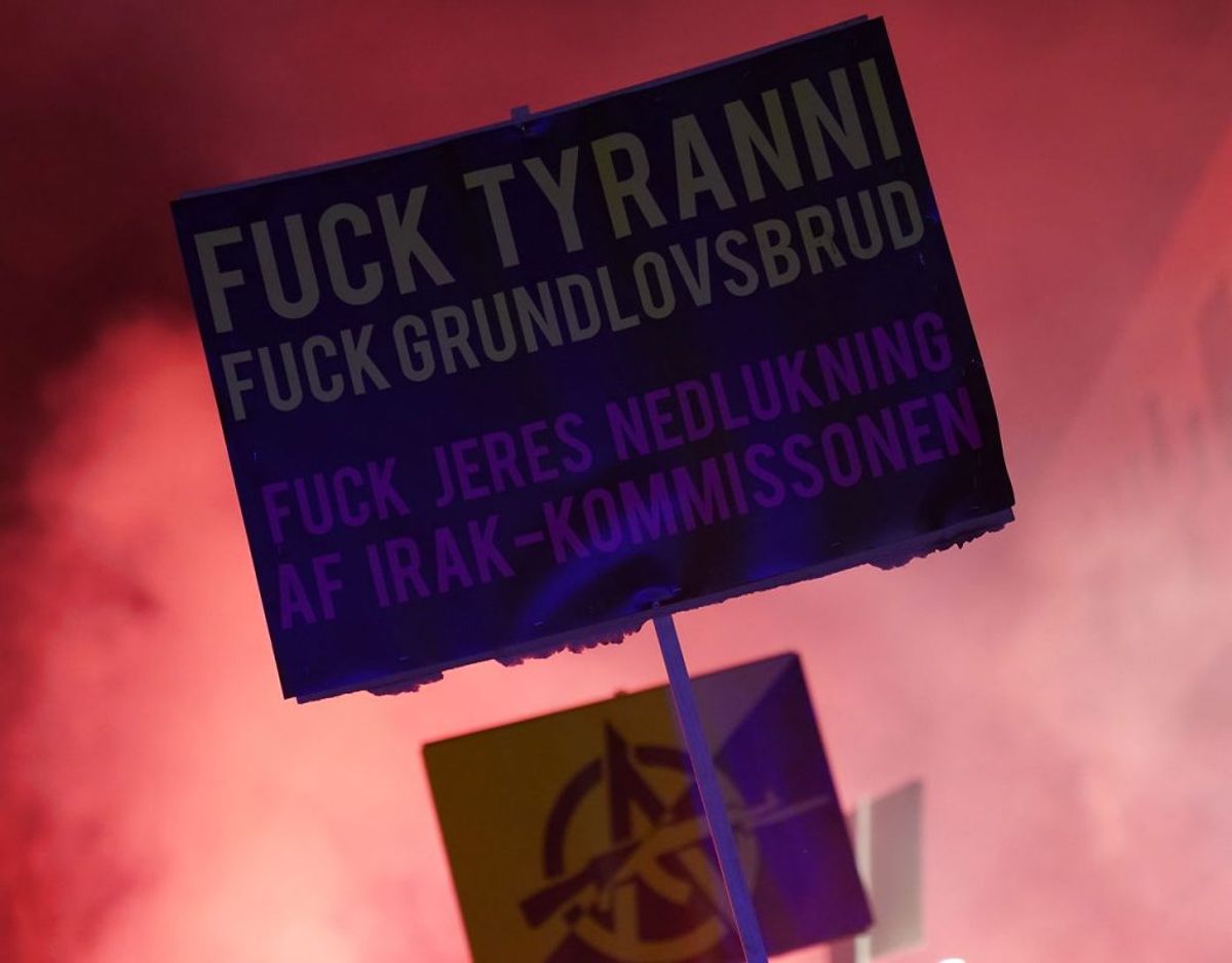 Demonstrationen går for sig lørdag aften. Foto: Scanpix.