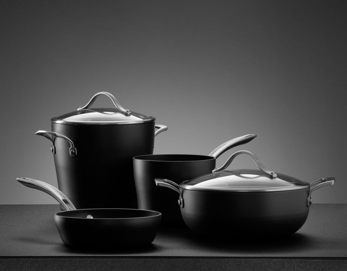 Se det som en investering at have gode gryder og pander. Du skal hverken udskifte dem tit og du ved, at din mad bliver nemmere at lave korrekt. Foto: Colourbox
