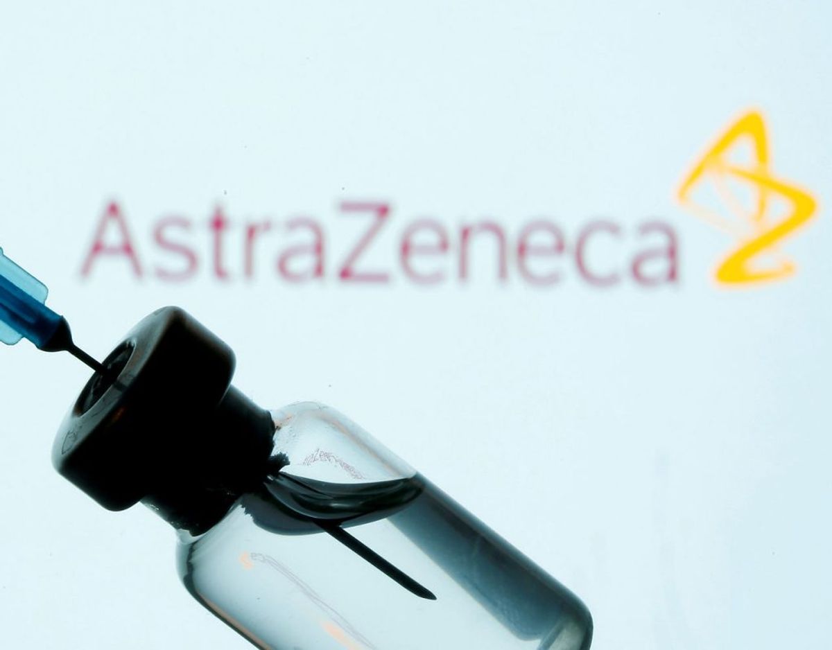 En coronavaccine fra AstraZeneca forventes godkendt fredag. Foto: Scanpix/Dado Ruvic/