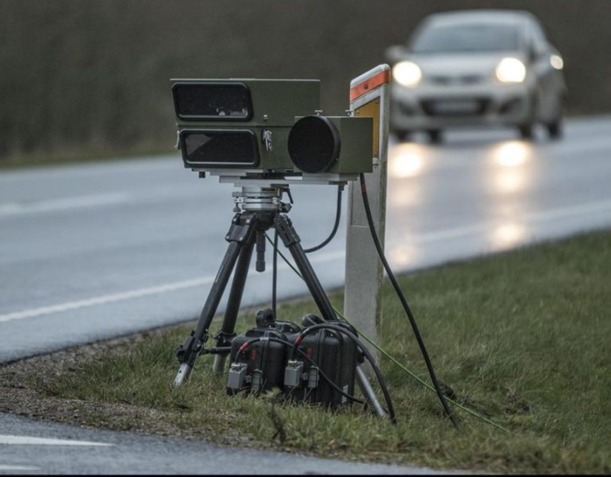 Langt de fleste klip i kørekortet bliver givet for at køre for hurtigt. Man får et klip i kørekortet, hvis man kører mere end 30 procent hurtigere end hastighedsgrænsen. Klik videre i galleriet for flere fotos og oplysninger
Foto: René Lind Gammelmark