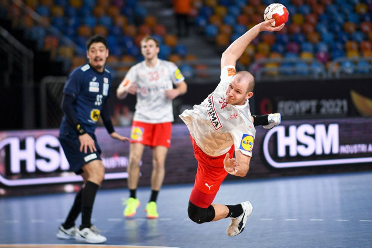 Simon Hald er ramt af maveproblemer, men “i mildere grad” end Mikkel Hansen og Johan Hansen, der måtte opgive at spille mod Japan. Foto: Anne-Christine Poujoulat/AFP
