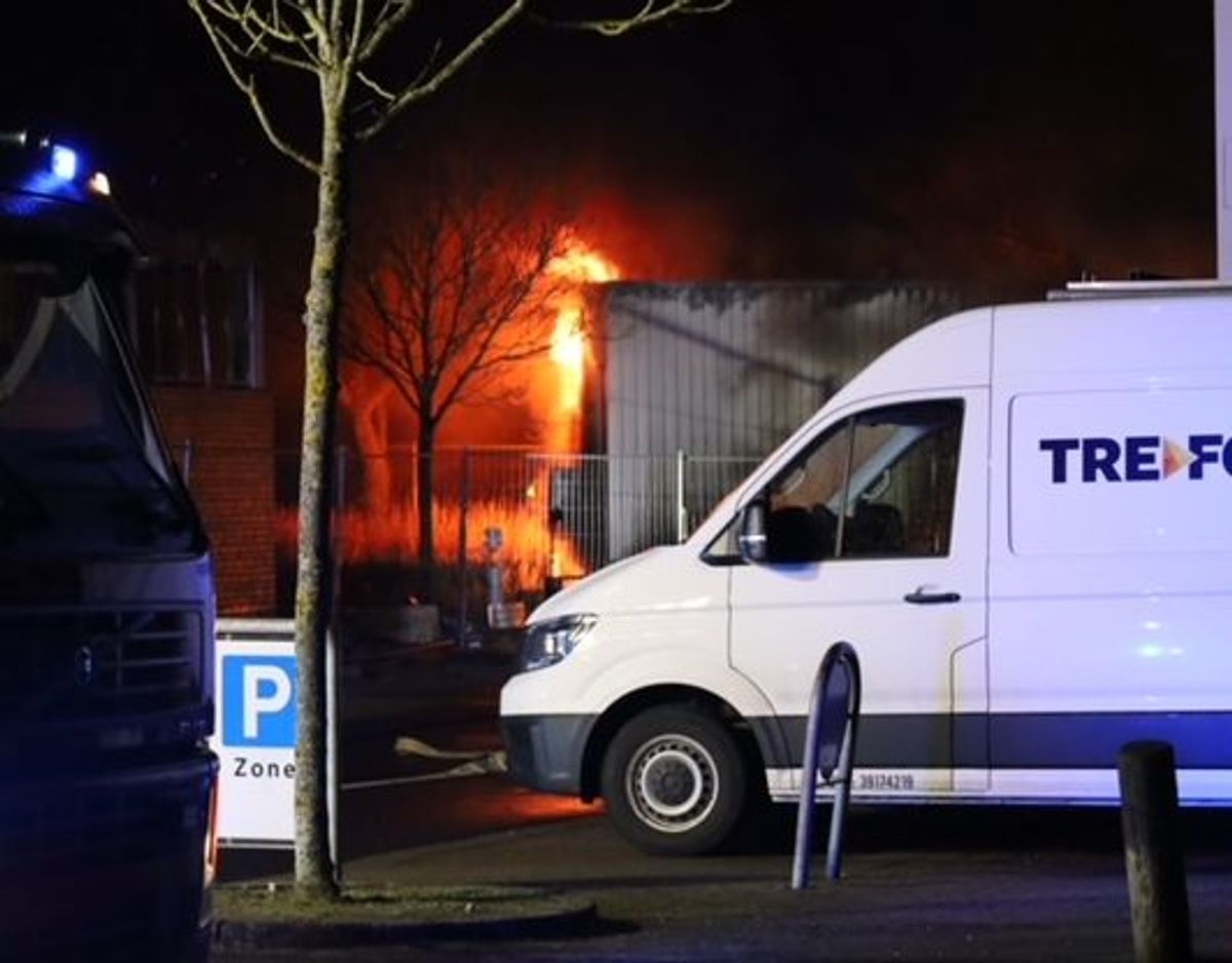 En brand skaber lige nu problemer med forsyningen. KLIK for flere billeder. Foto: Presse-fotos.dk.