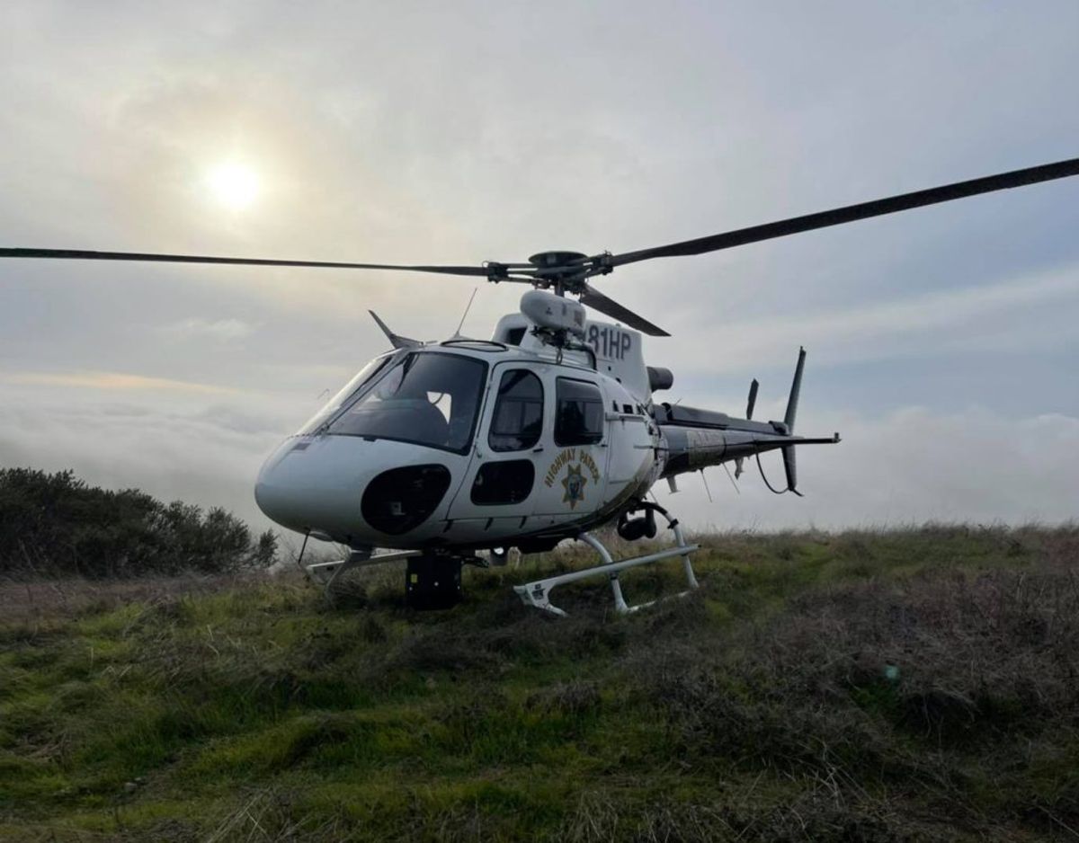 En helikopter har været indsat i eftersøgningen, der i skrivende stund er indstillet på grund af mørke. Foto: Golden Gate Division Air Operations/Facebook