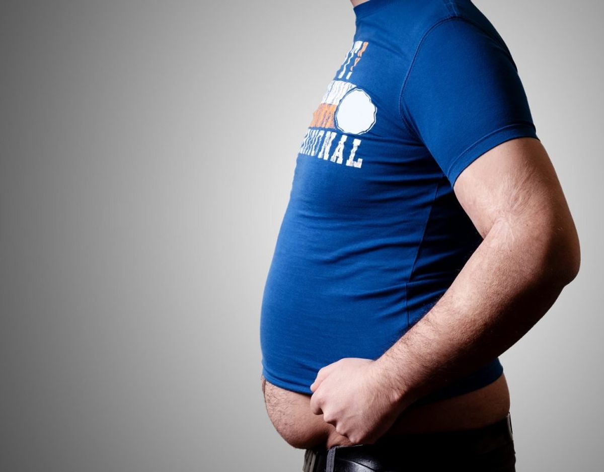 Er du træt af, at T-shirten og bukserne strammer? Så få gjort noget ved mavespækket. KLIK VIDERE OG SE HVORDAN. Foto: Colourbox
